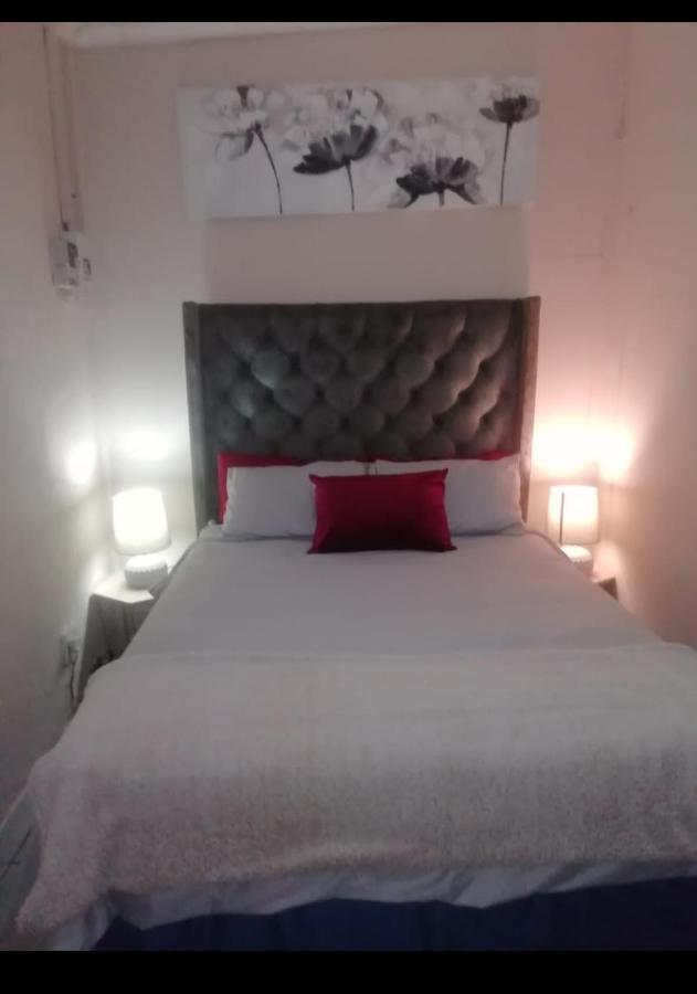 Comfort Place Pretoria-Noord Buitenkant foto